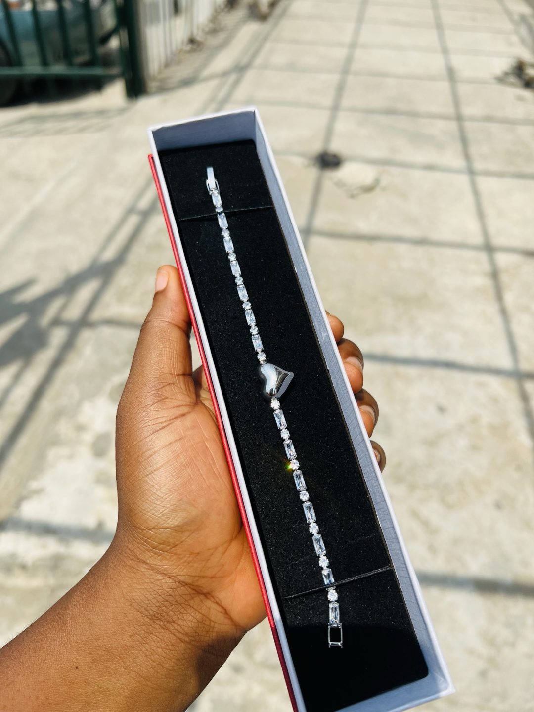 Love silver Cz bracelet (silver)