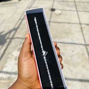 Love silver Cz bracelet (silver)