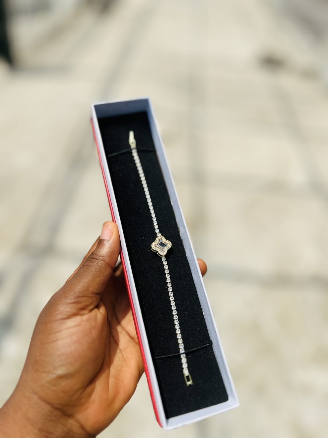 White Vca Cz bracelet (gold) - Image 2