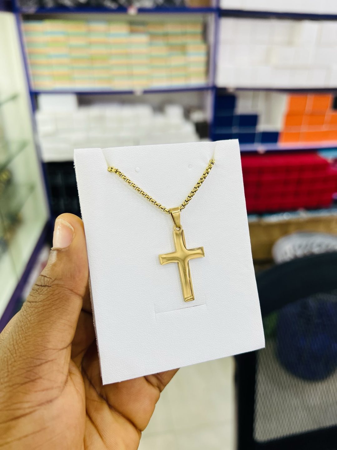 Gold cross engraved necklace - Image 2