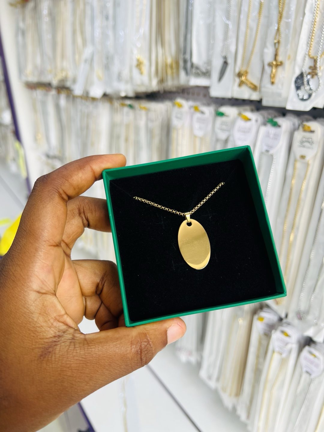 Gold Oval necklace - Image 4