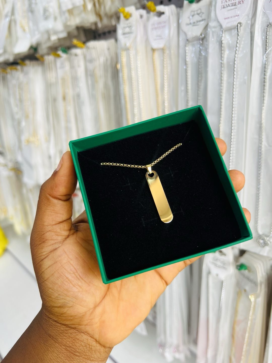 Gold Love flat necklace