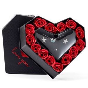 Romantic black pearl heart shaped rose box