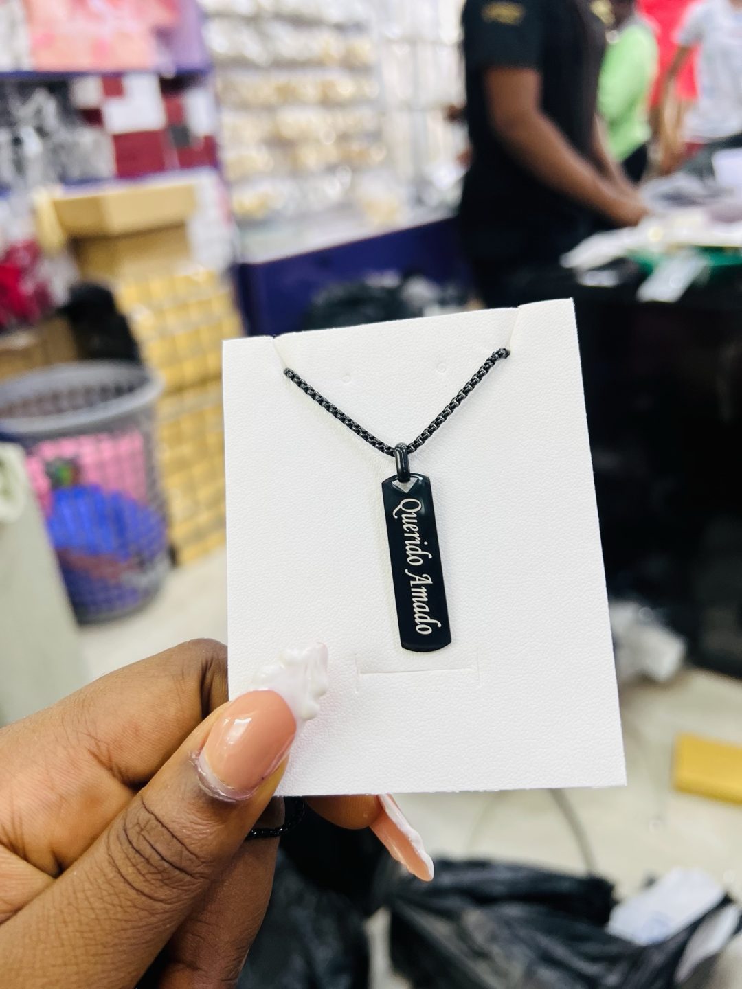 Black flat engraved necklace - Image 4