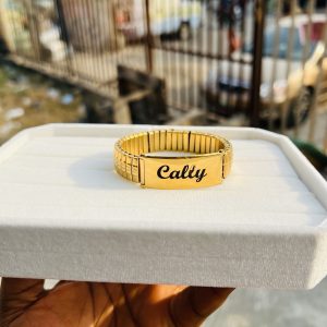 Gold stretchy bracelet