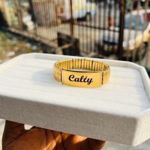 Gold stretchy bracelet