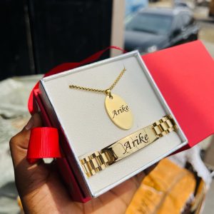 Oval necklace and bracelet with love box