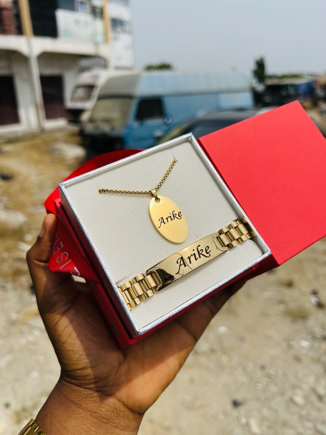 Oval necklace and bracelet with love box - Image 2