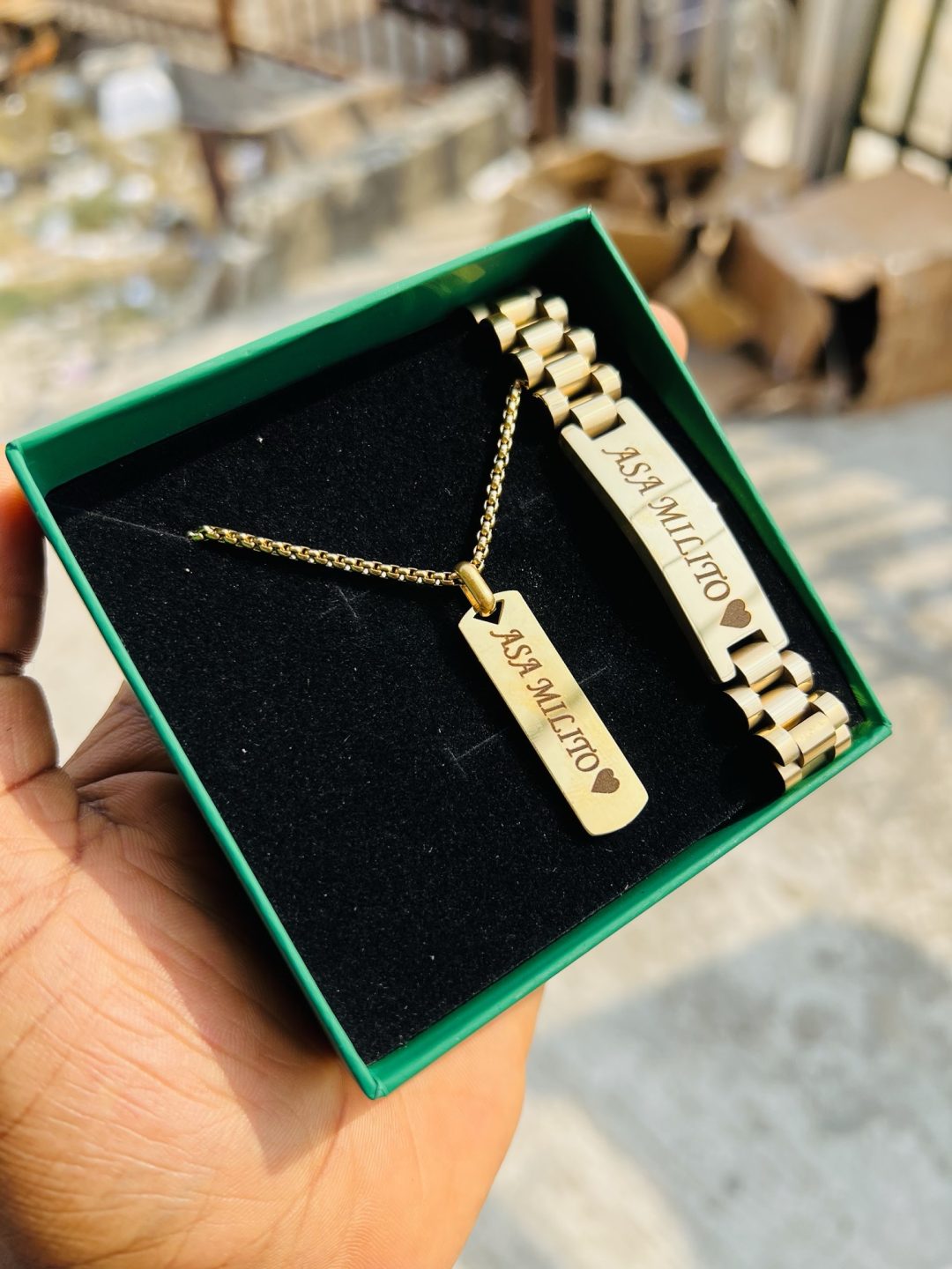 Gold flat necklace and bracelet set with box