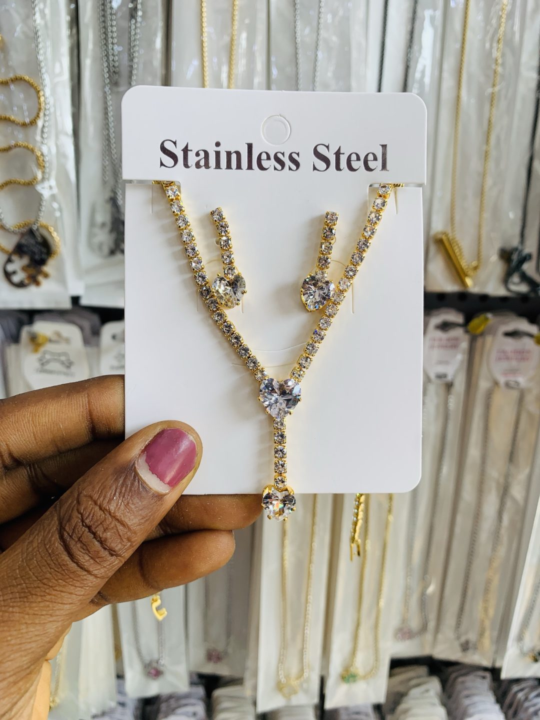 Gold tennis dropping heart shaped necklace - Image 2