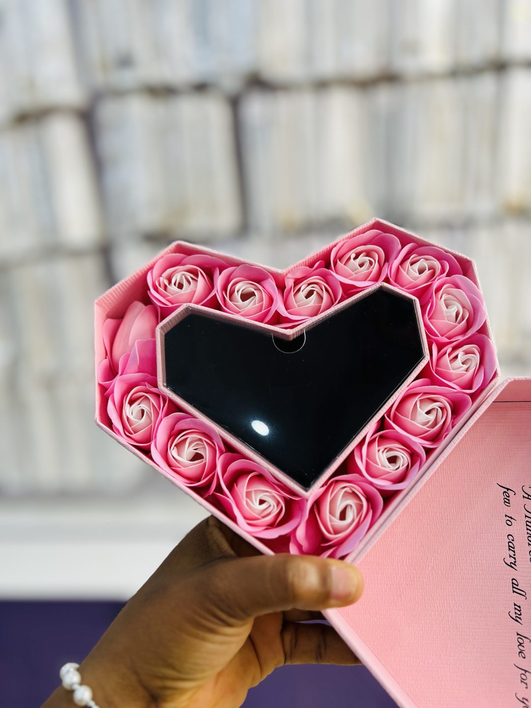 Romantic pearl heart shaped rose box - Image 3