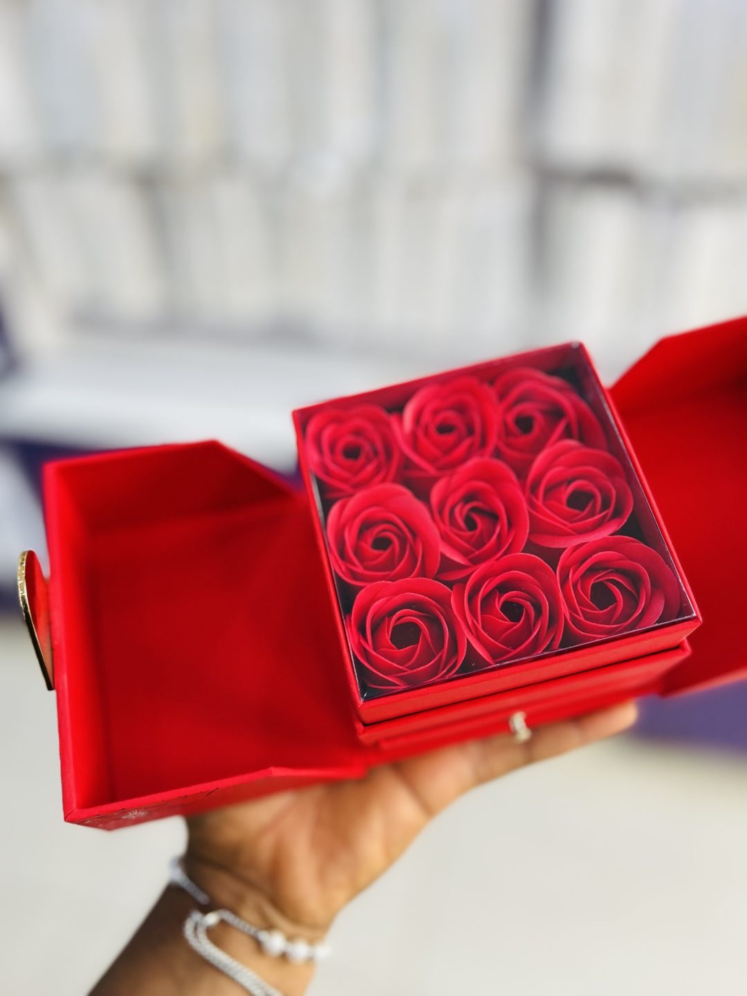 Full rose secret box
