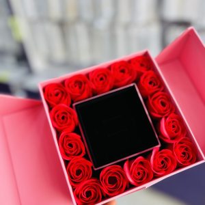 Full rose secret box