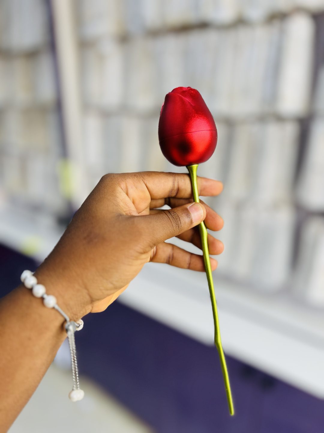 Single rose metal plastic box - Image 3