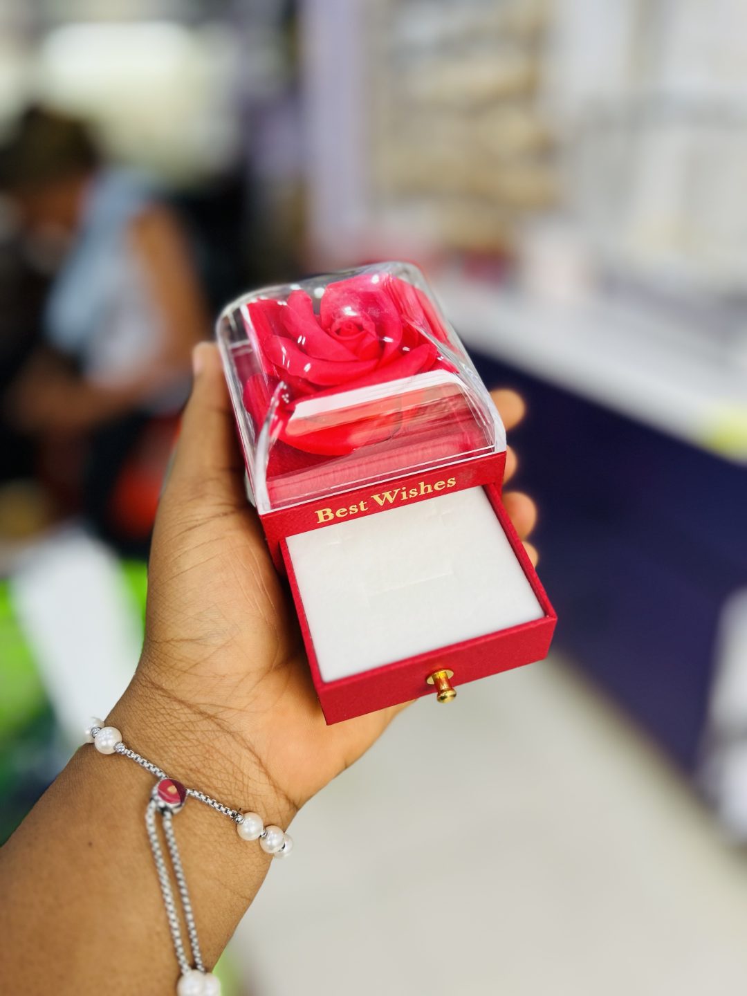 Red mink gift rose box - Image 3