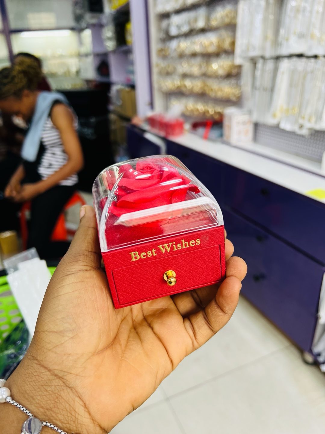 Red mink gift rose box - Image 2