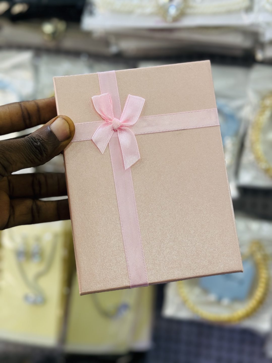 Medium cardboard gift box - Image 6