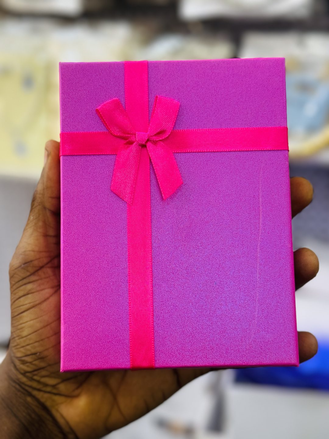 Medium cardboard gift box - Image 2