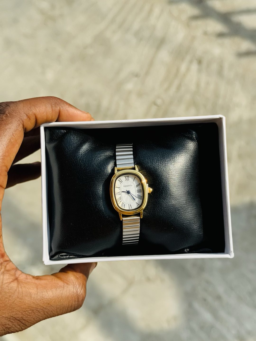 Rebirth two tone oyster female watch - Image 2