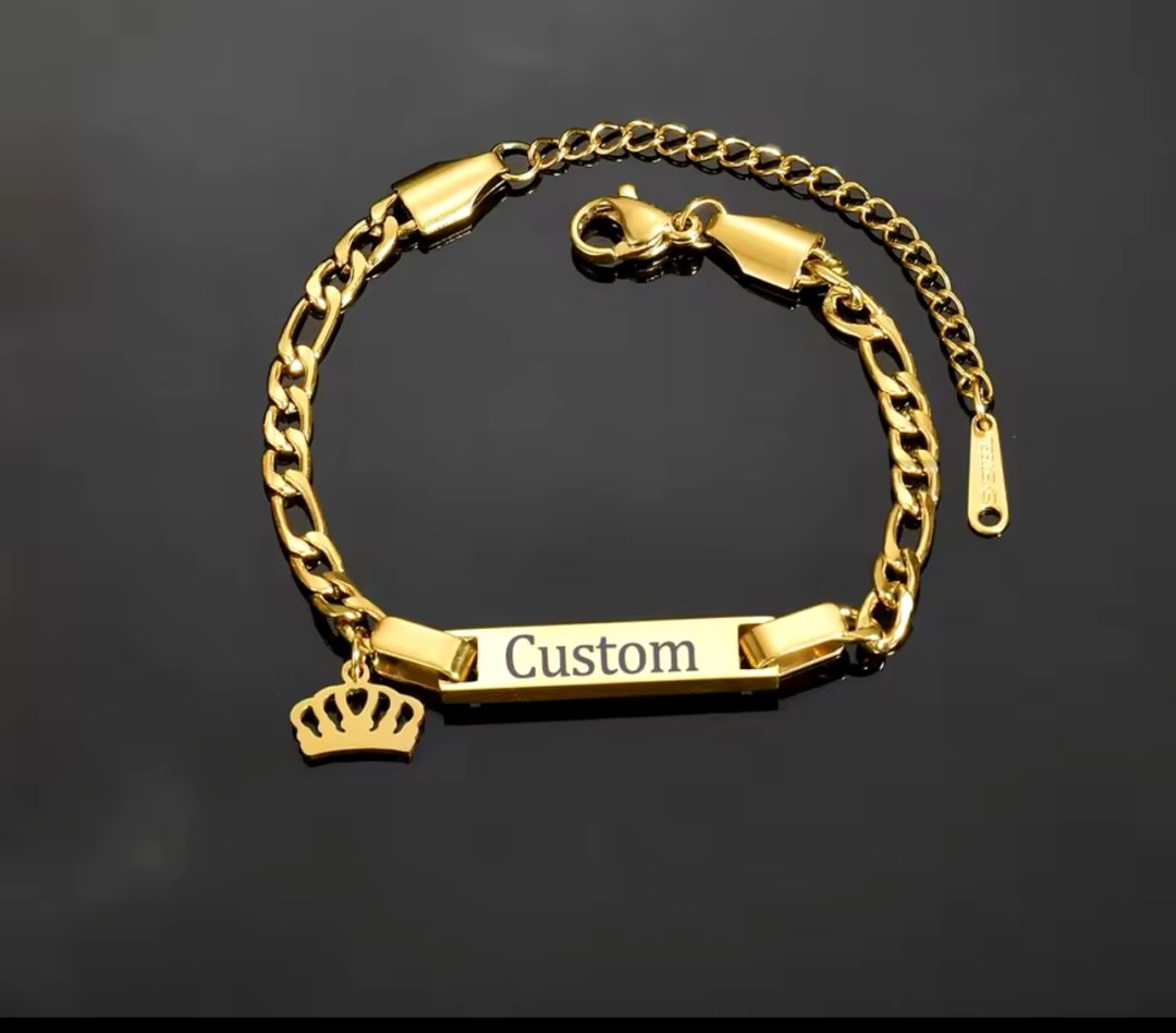 Baby Gold engraved bracelet with crown charms - Image 2
