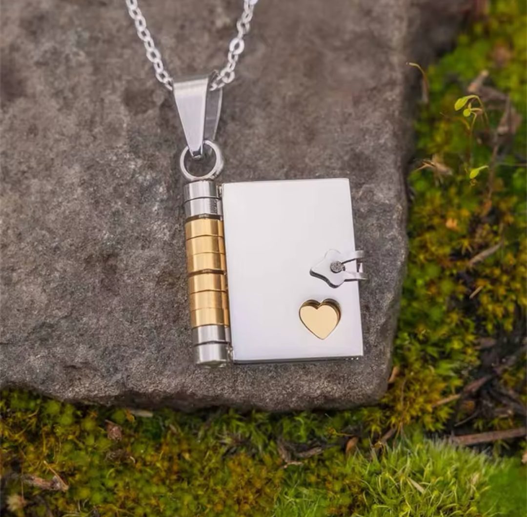 3 Pages Booklet  Engraved necklace - Image 2