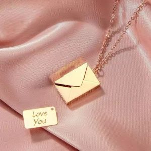 Envelope Engraved necklace