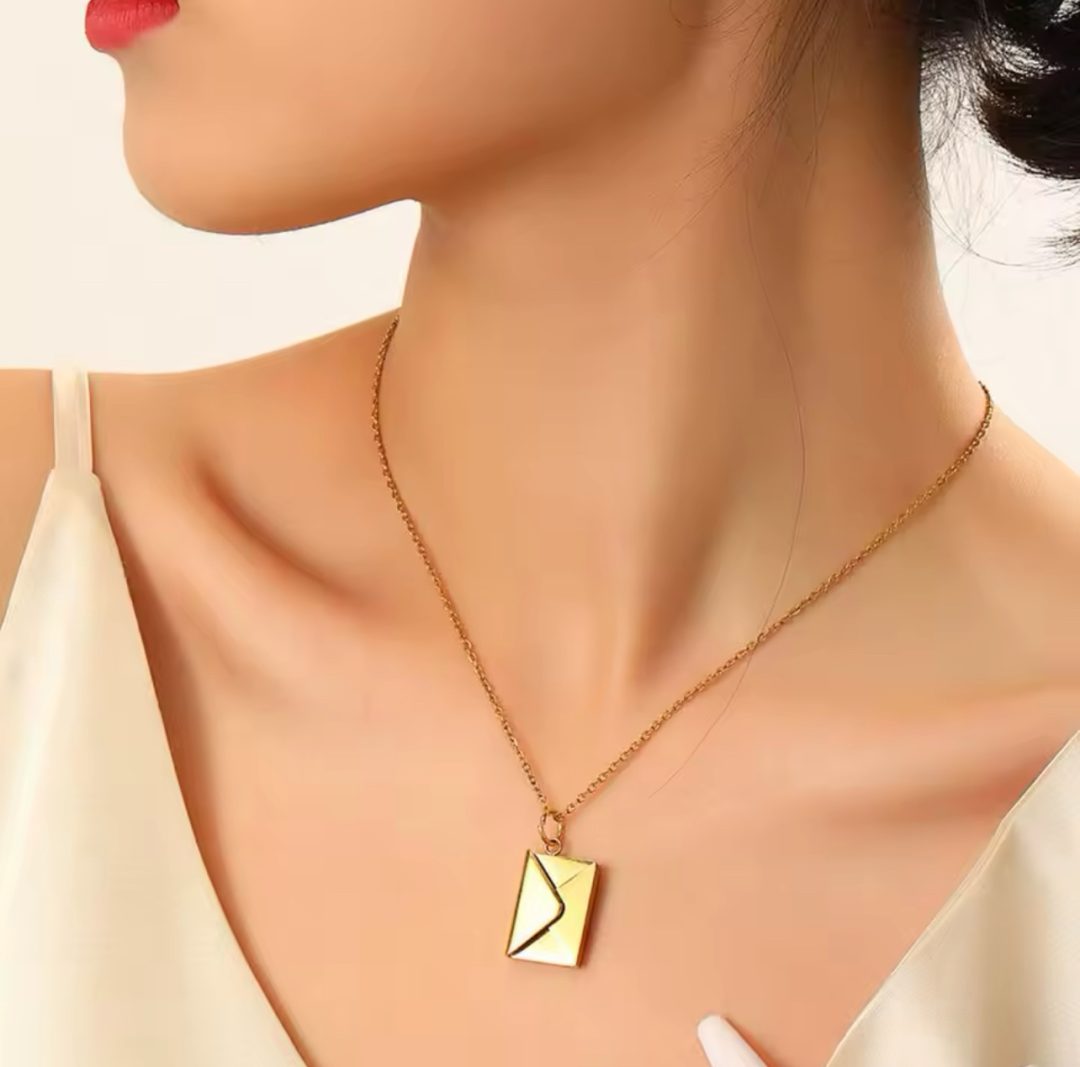 Envelope Engraved necklace - Image 3