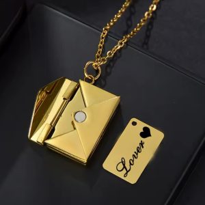 Envelope Engraved necklace