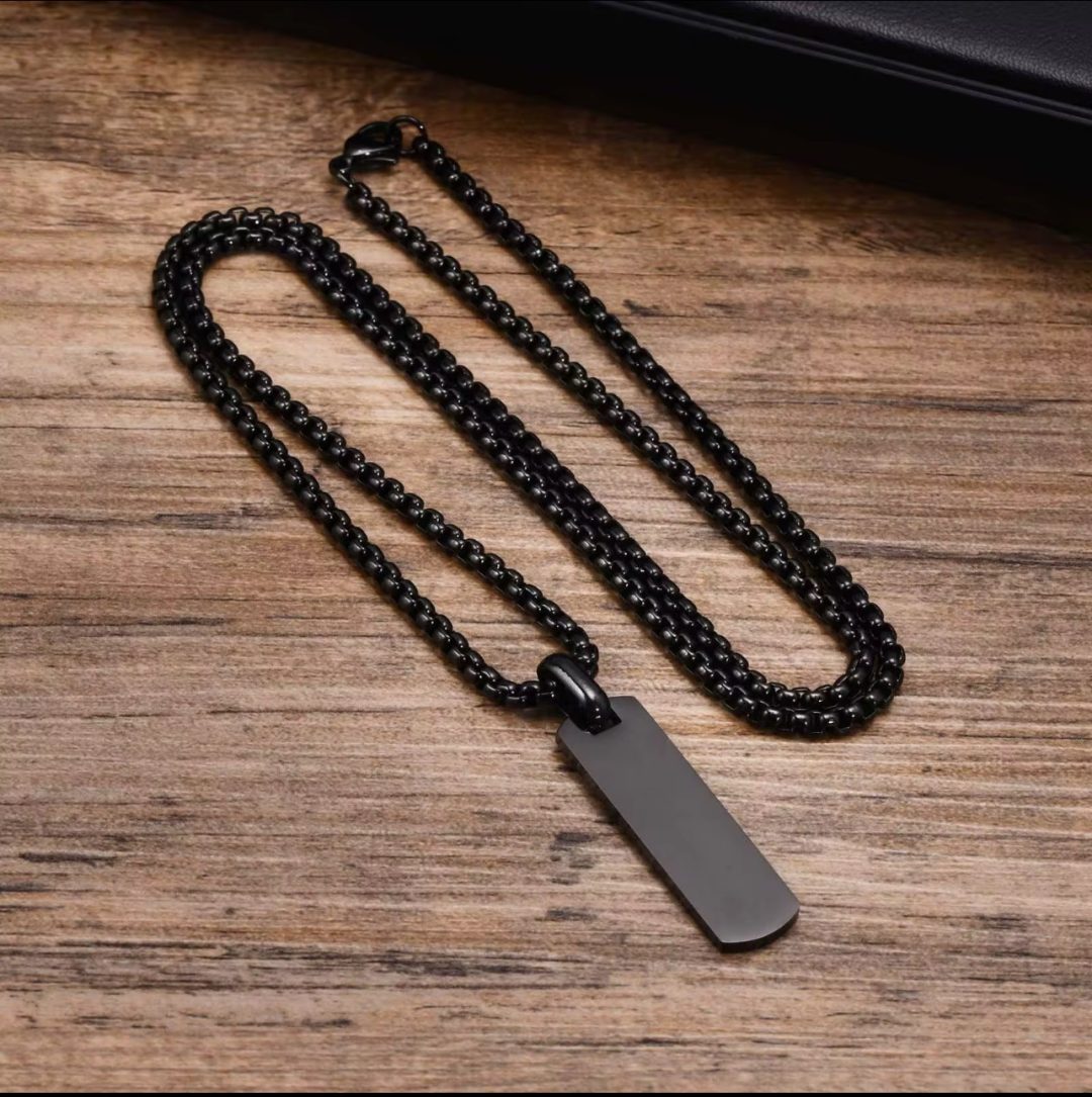 Black flat engraved necklace - Image 5