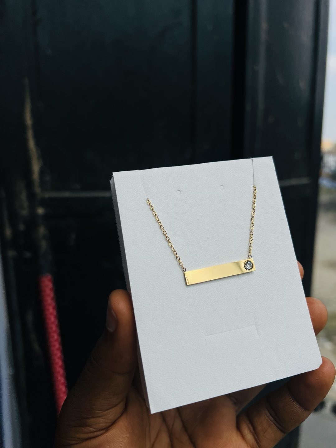 Flat engraved female necklace with gemstone - Image 2