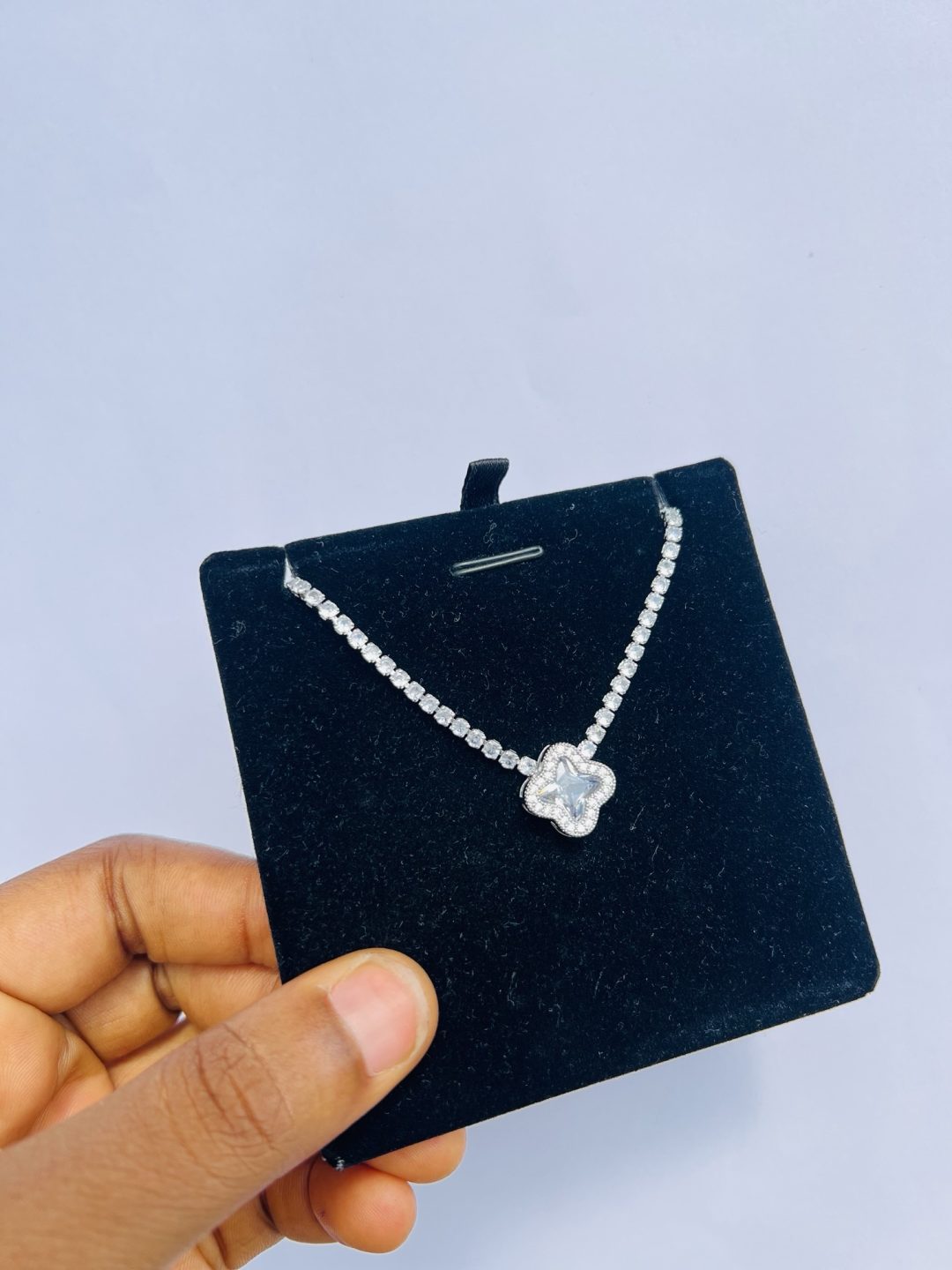 White Vca Cz necklace - Image 3