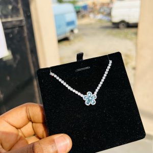Light blue flowered Cz necklace (silver)