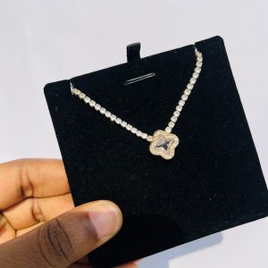 White vca Cz Necklace