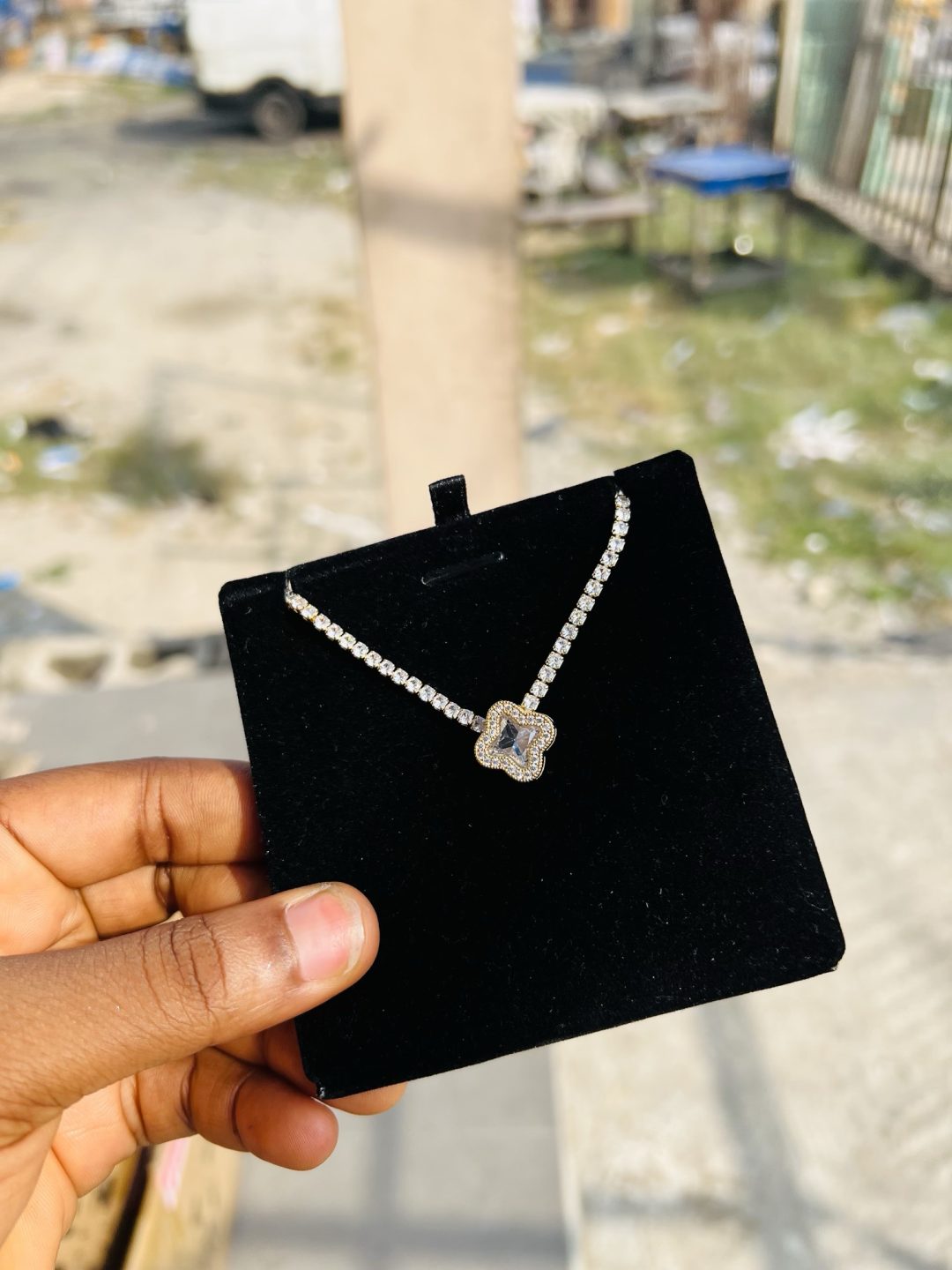 White vca Cz Necklace - Image 4