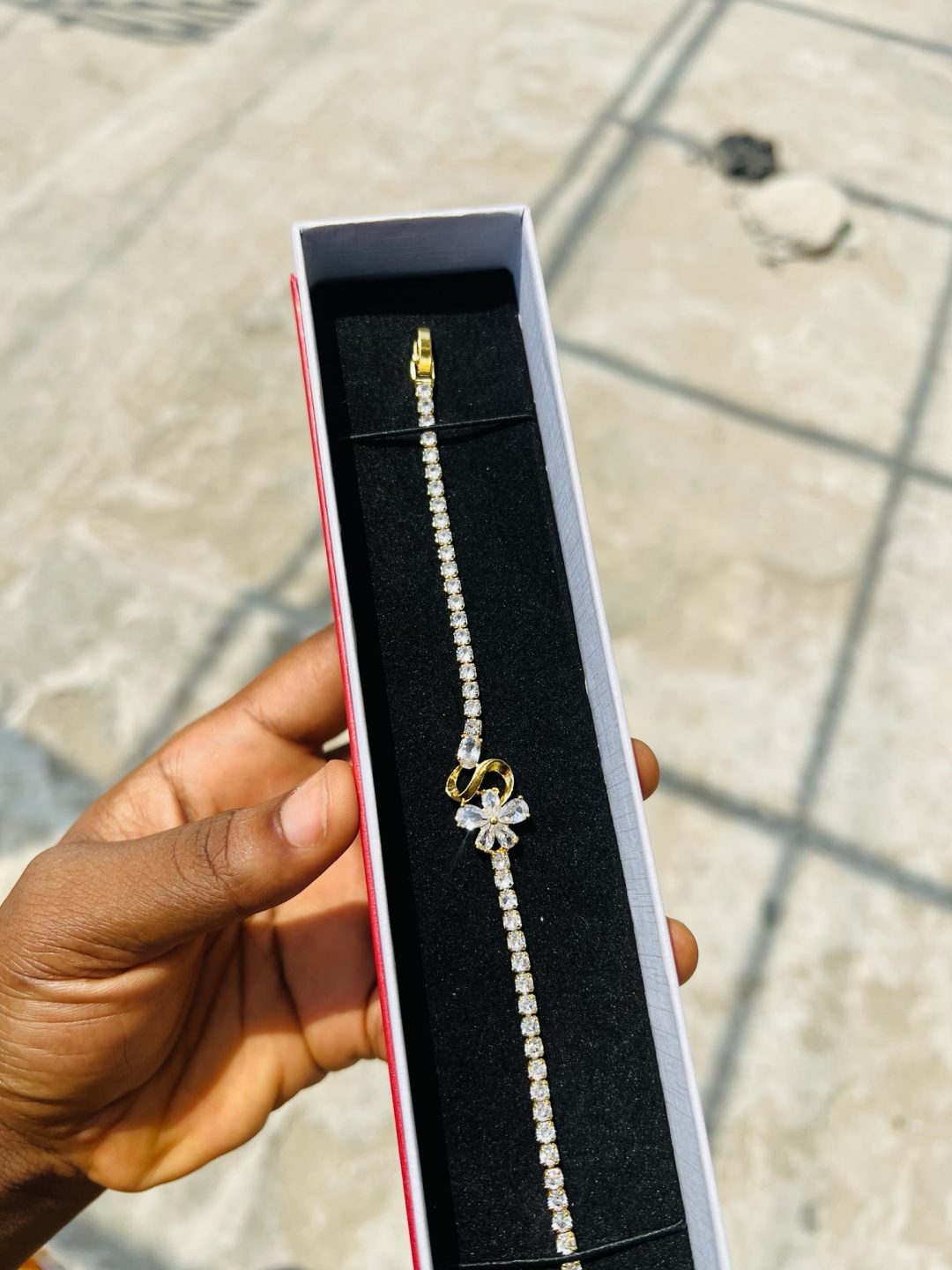 White double flowered Cz bracelet (gold) - Image 2