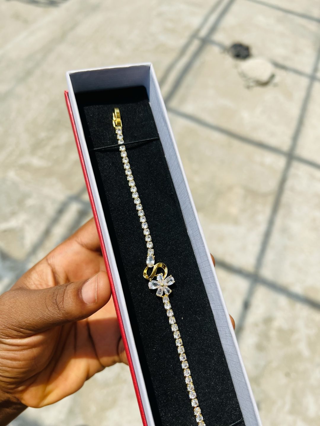 White double flowered Cz bracelet (gold) - Image 3