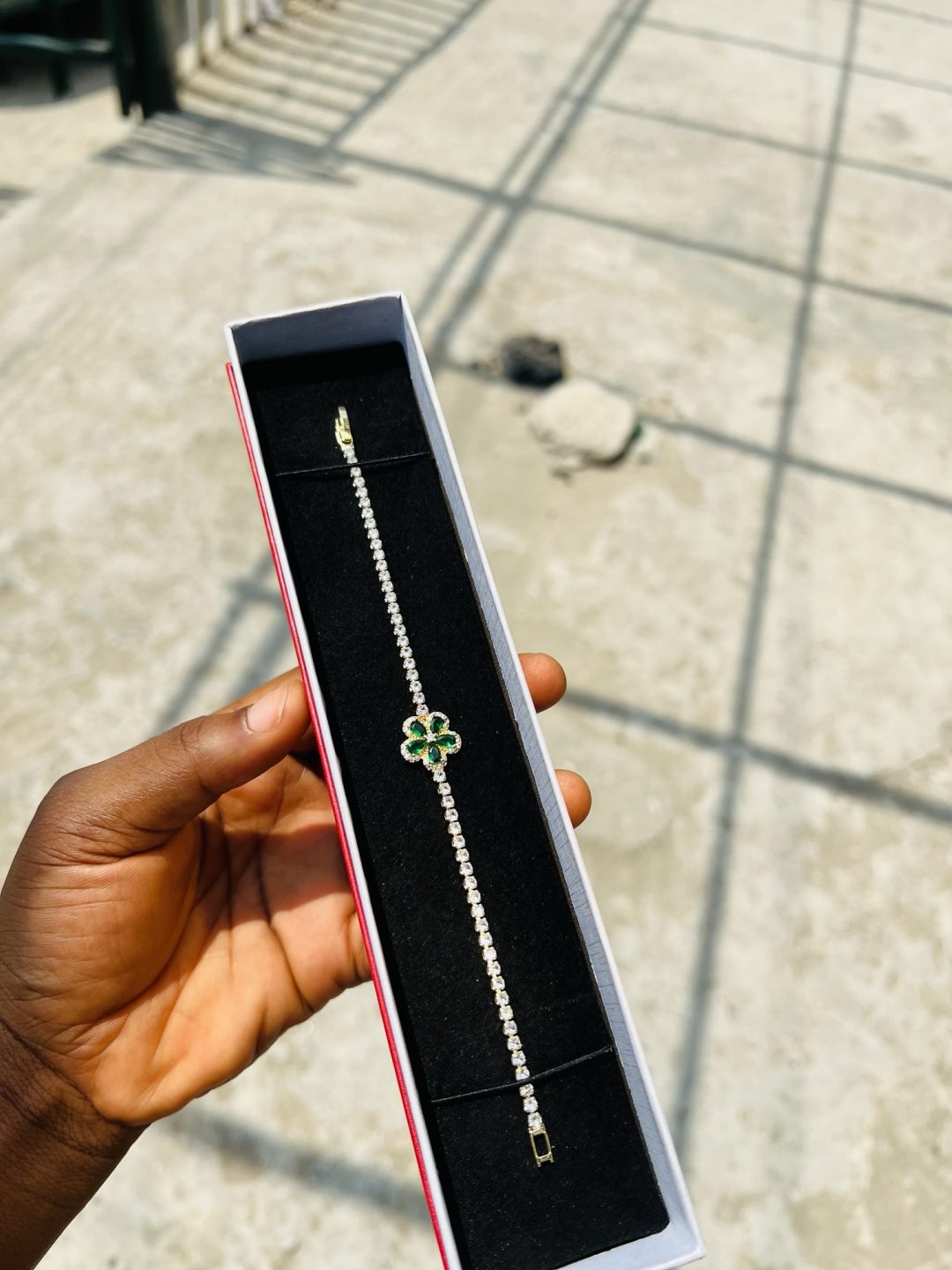 Green flowered Cz bracelet (gold) - Image 4