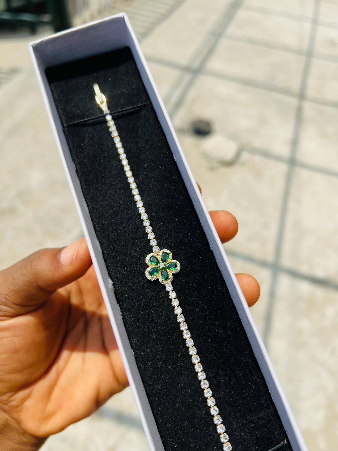 Green flowered Cz bracelet (gold) - Image 2