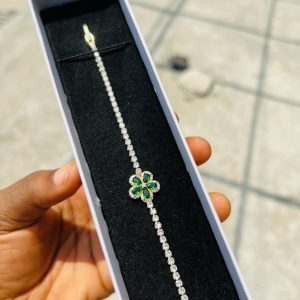 Green flowered Cz bracelet (gold)