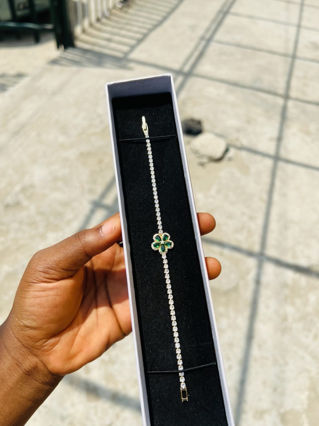 Green flowered Cz bracelet (gold) - Image 3