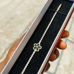 Deep blue flowered Cz bracelet (gold)