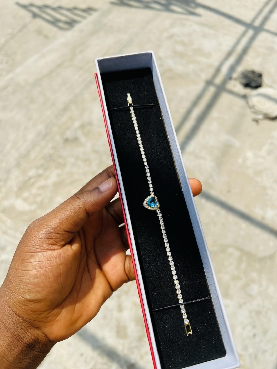 Blue love Cz bracelet (gold)