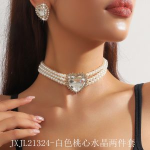 Heart 3 step white pearl necklace