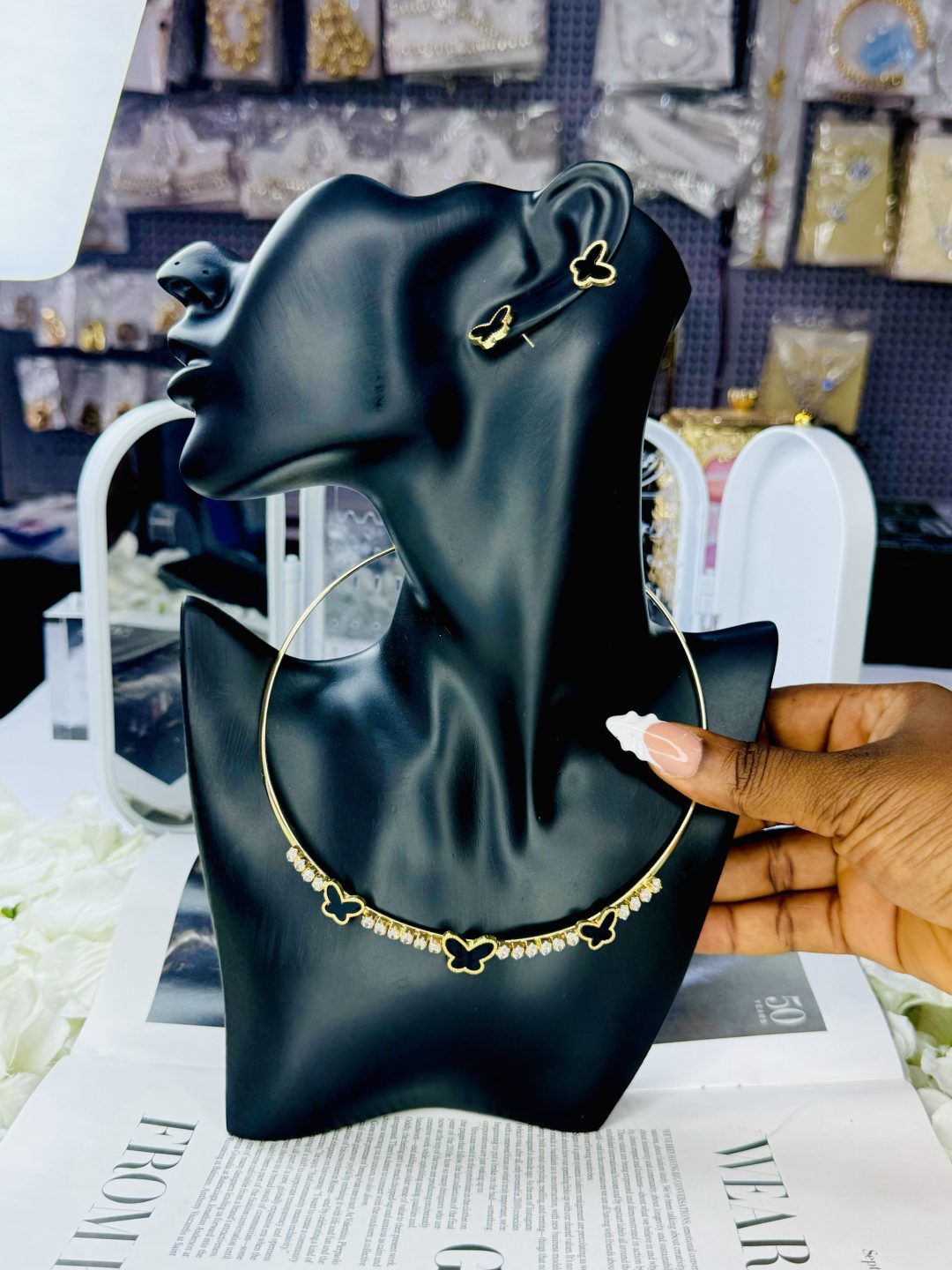 MD BUTTER FLY GOLD CHORD SET - Image 3