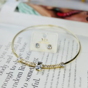 MD CRYSTAL SQUARE GOLD SET