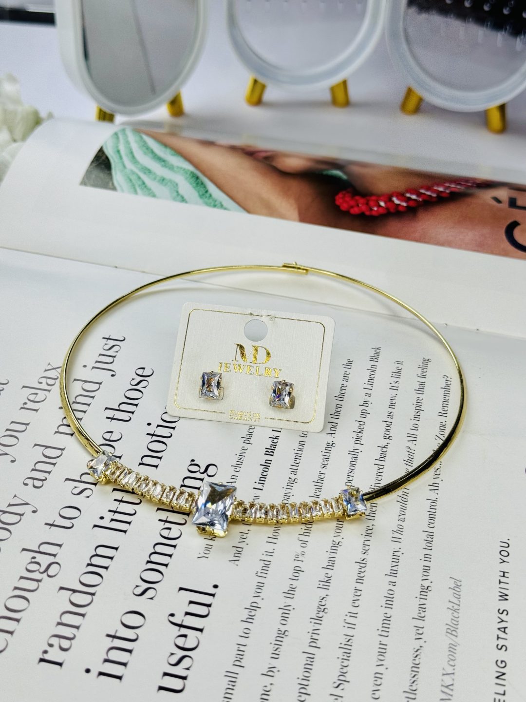 MD CRYSTAL SQUARE GOLD SET