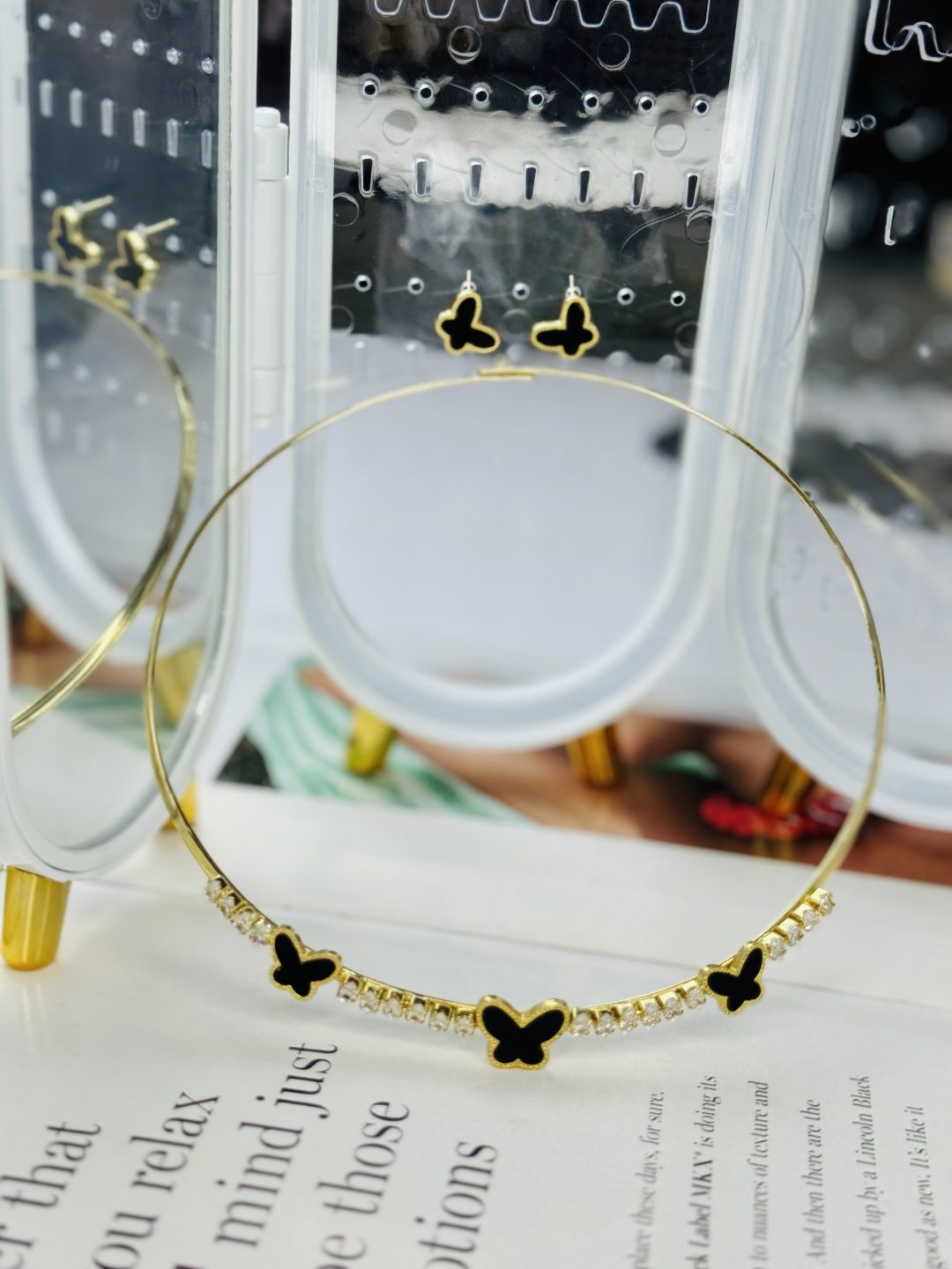 MD BUTTER FLY GOLD CHORD SET - Image 2