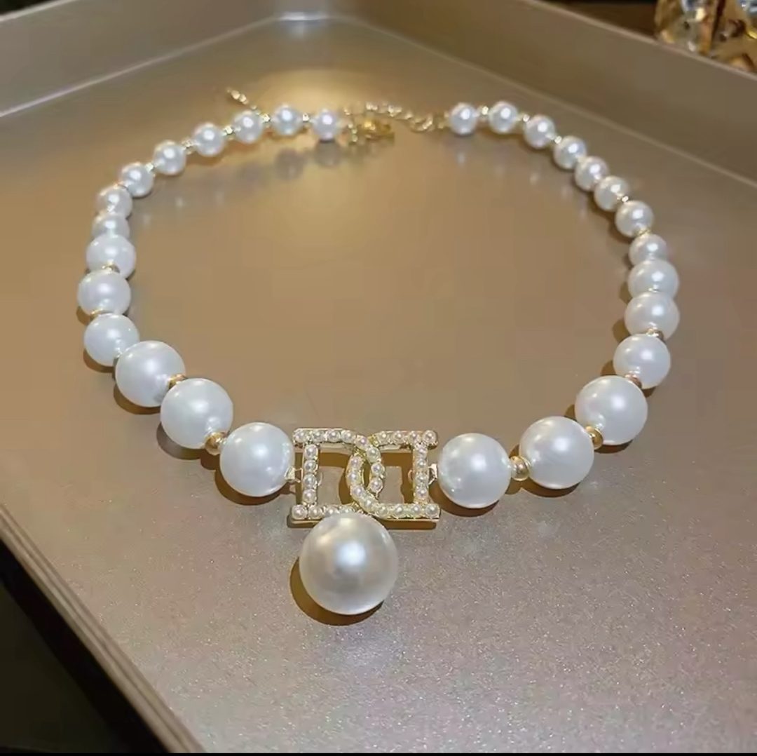 Single pearl DD necklace