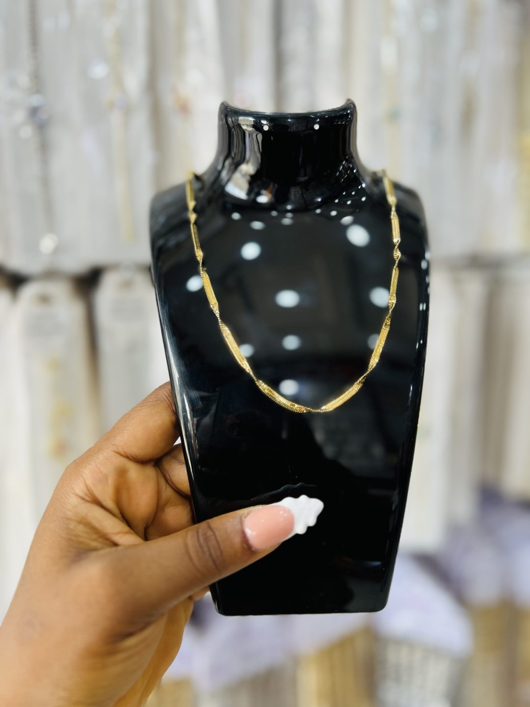 Shola steel chain