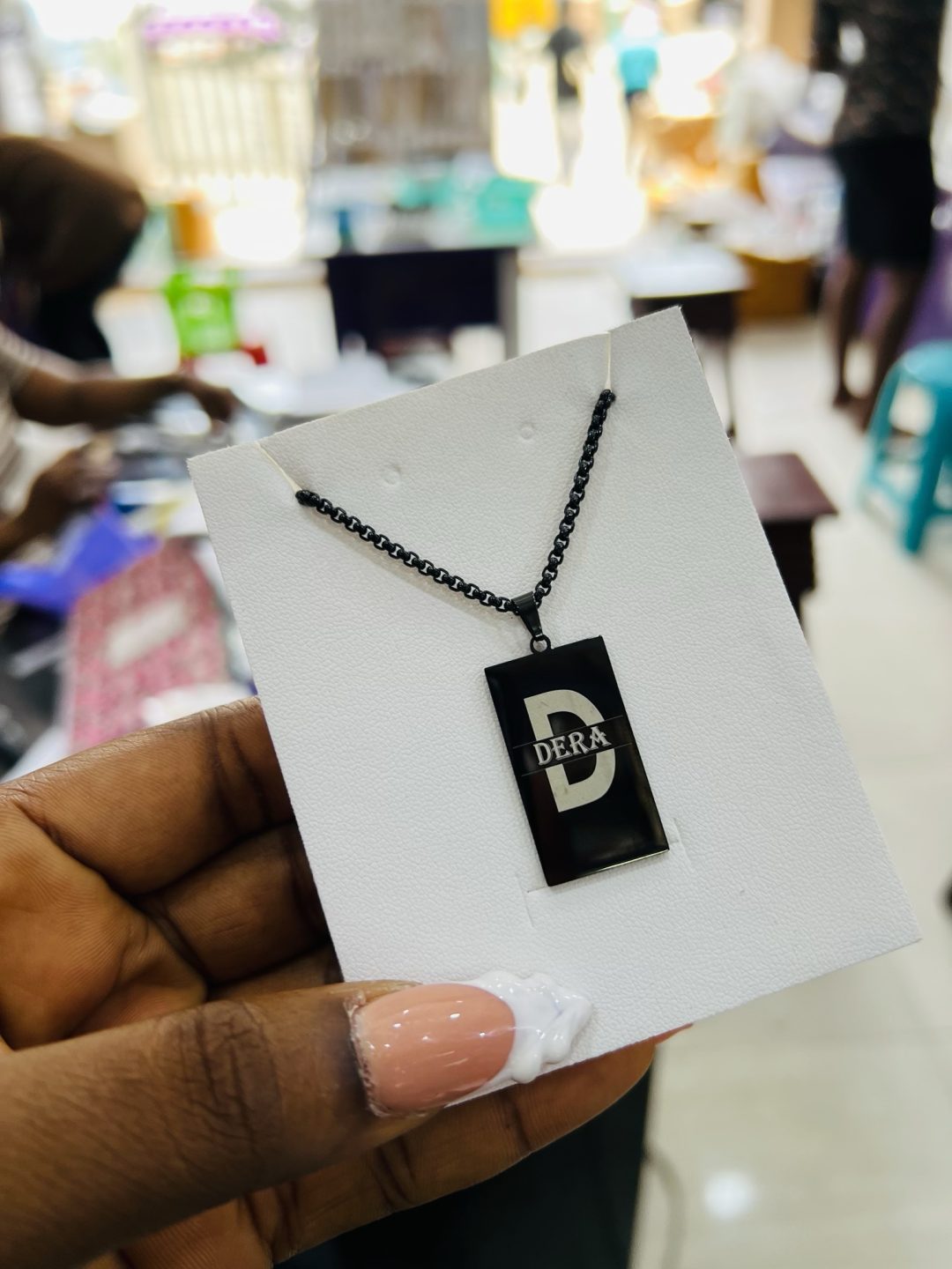 Engraved letter necklace - Image 6